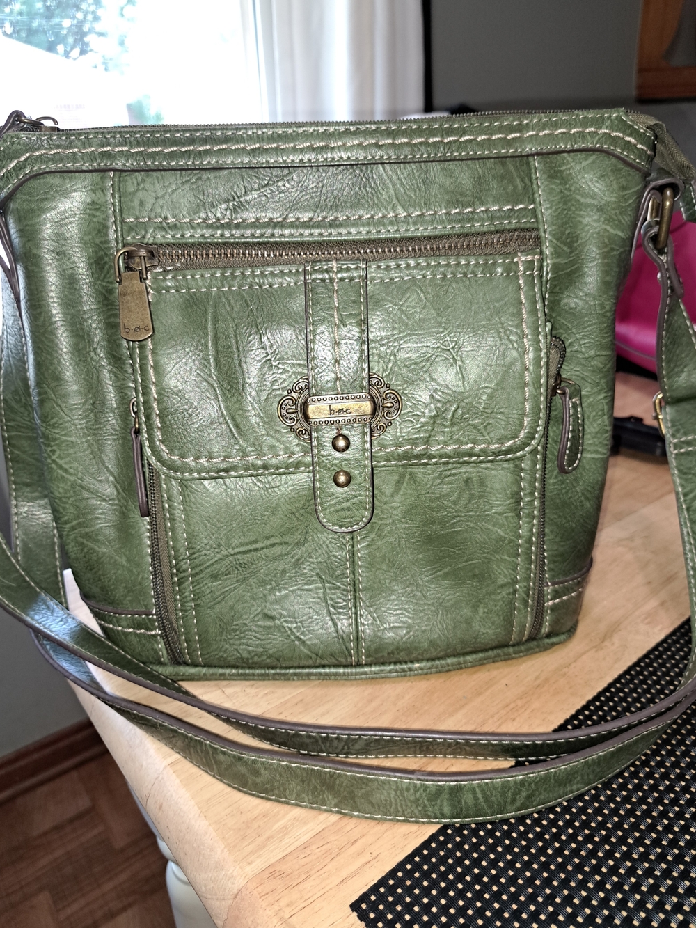 Born Concept Organizer Crossbody Bag with Front Pocket